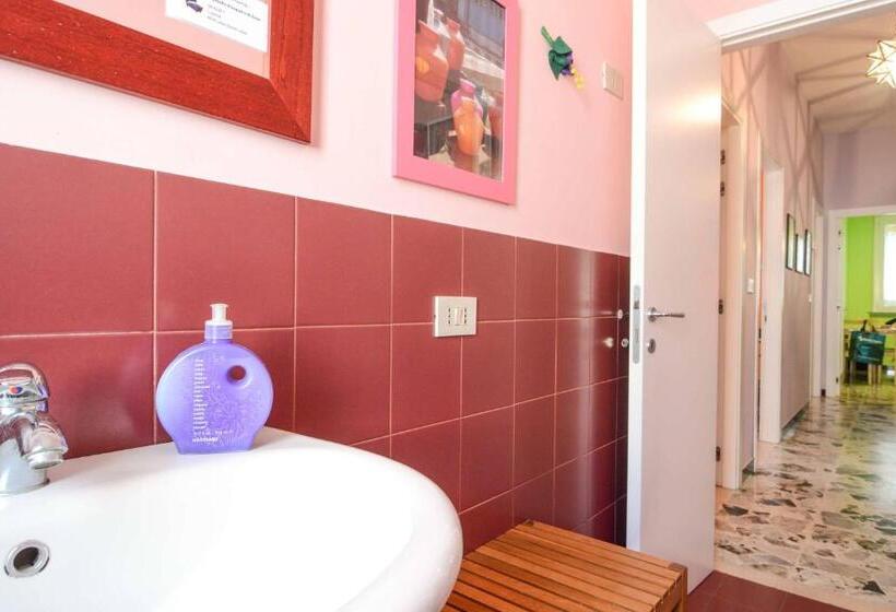 B&b Casa Fuori Casa 200 Mt Dal Casello Autostradale