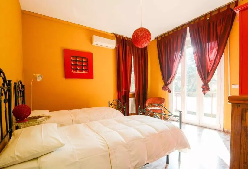 B&b Casa Fuori Casa 200 Mt Dal Casello Autostradale