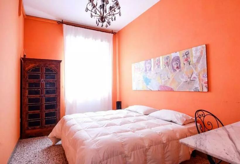 B&b Casa Fuori Casa 200 Mt Dal Casello Autostradale