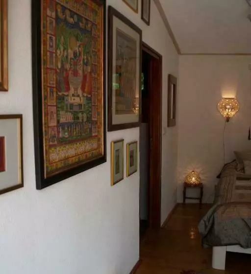 تختخواب و صبحانه Villa De Nachtegaal