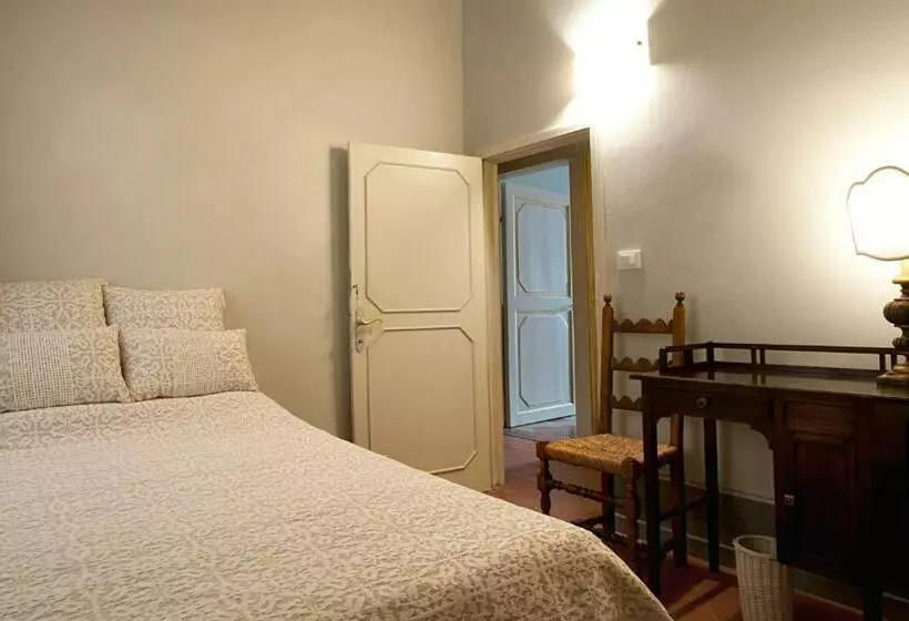 Pensione Almadelena Guest House
