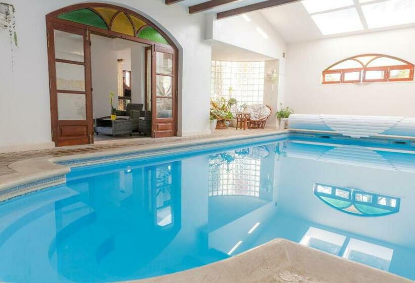 פנסיון Casal Dos 5