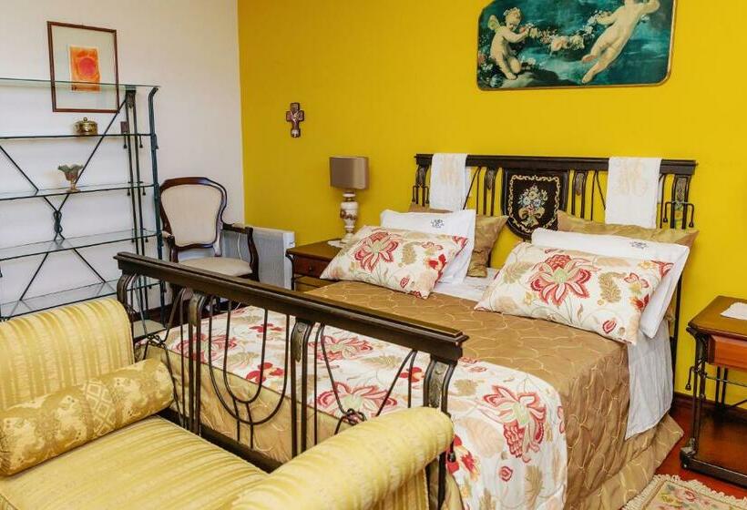 פנסיון Casal Dos 5