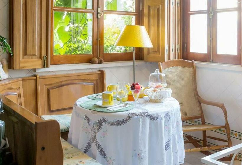 פנסיון Casal Dos 5