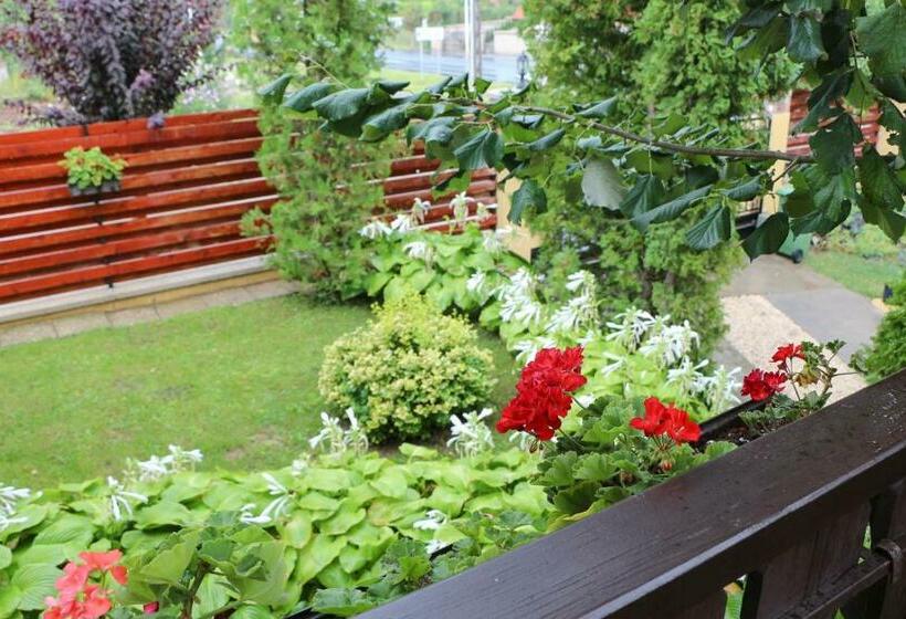 膳宿费 Emi Vendégház