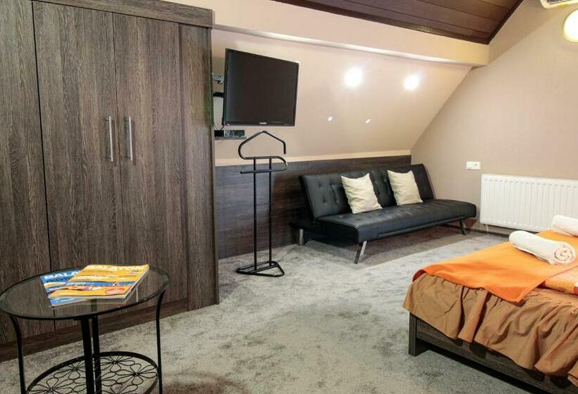 膳宿费 Emi Vendégház