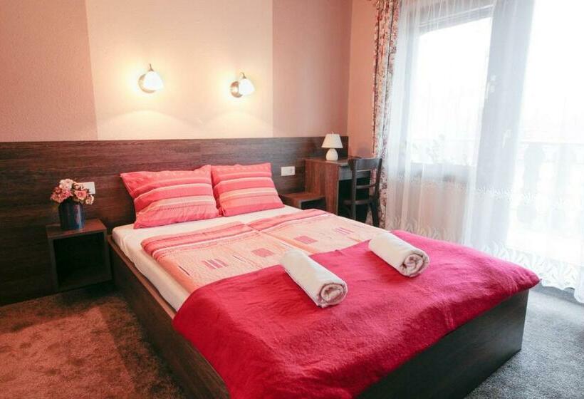 膳宿费 Emi Vendégház