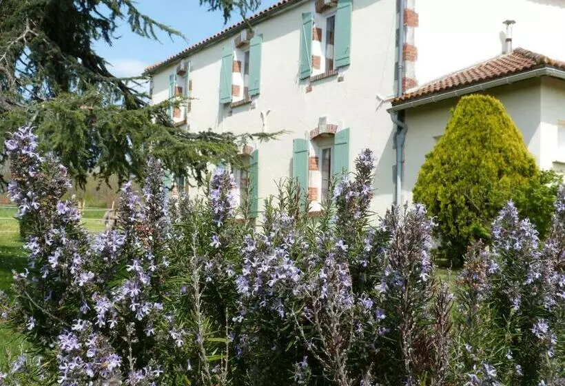 Aamiaismajoitus (B&B) Chambres D Hôtes Le Cartounier