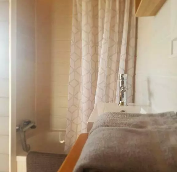 Aamiaismajoitus (B&B) Chambres D Hôtes Le Cartounier