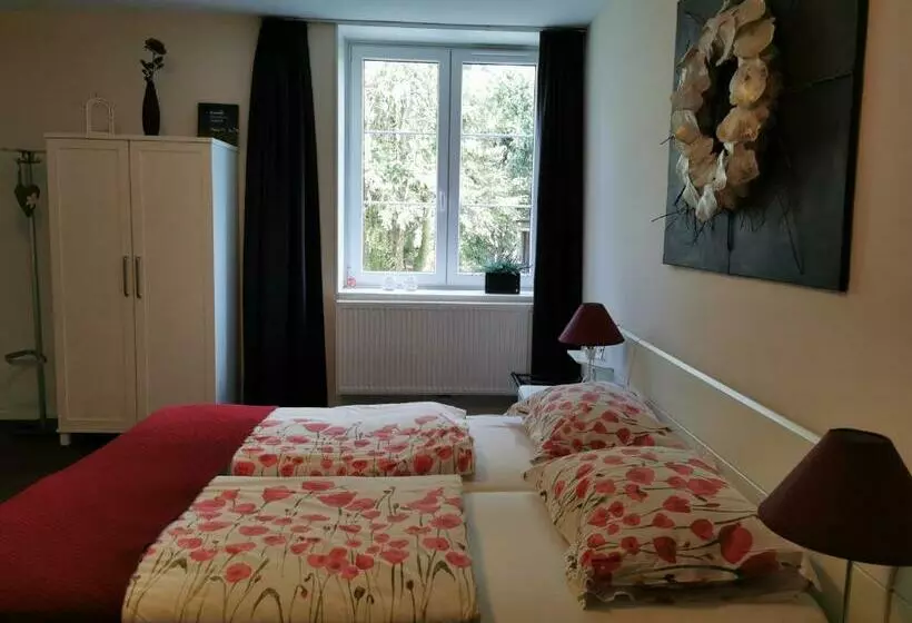 Aamiaismajoitus (B&B) Housing De Brouwerij