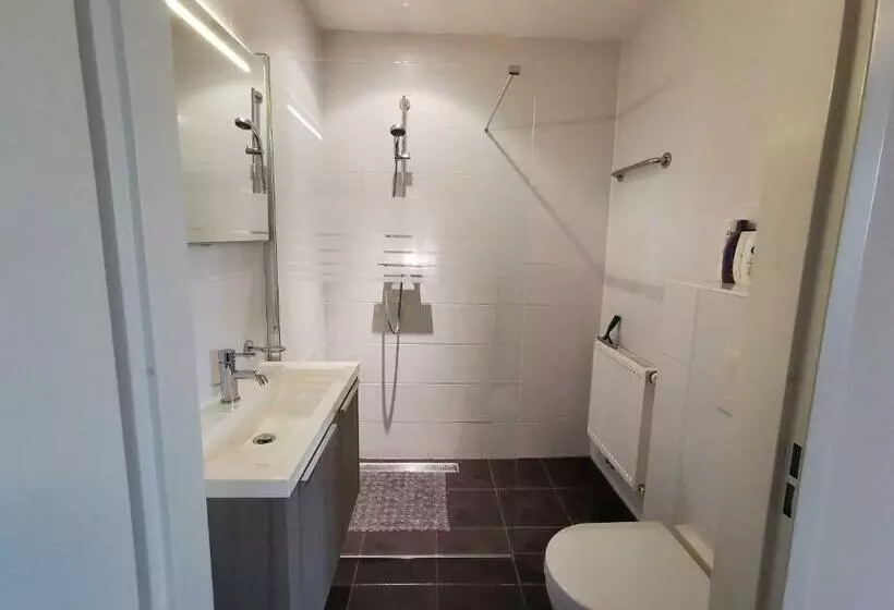 Aamiaismajoitus (B&B) Housing De Brouwerij