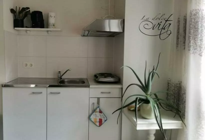 Aamiaismajoitus (B&B) Housing De Brouwerij