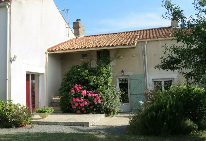 ベッドアンドブレックファースト L Aubinoise