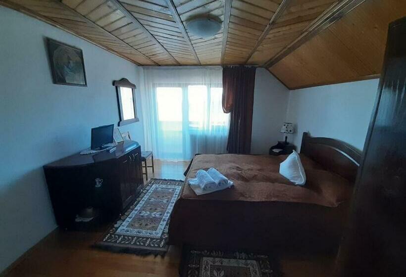 Pensão Casa Din Salcami