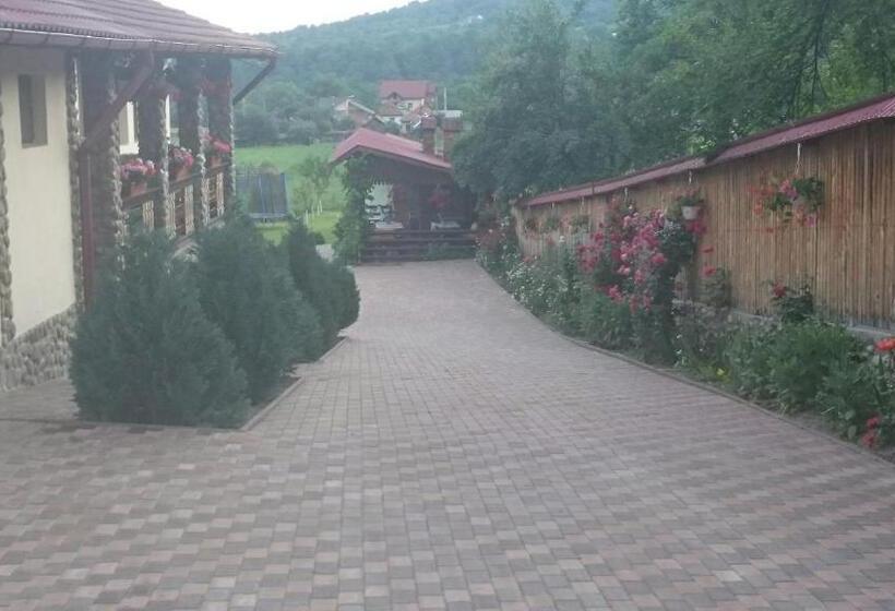 Pensão Casa Din Salcami