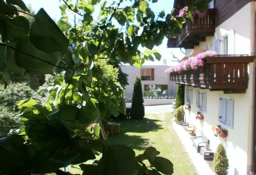 پانسیون Garni Hattlerhof B&b