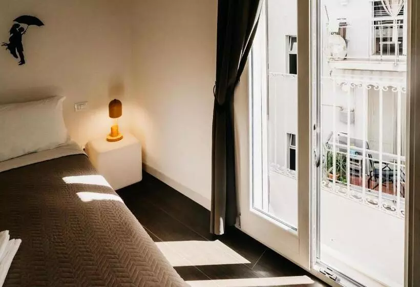 پانسیون Le Contrade Vico Alba