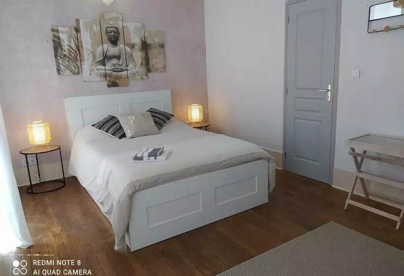 تختخواب و صبحانه Couette Et Tartine