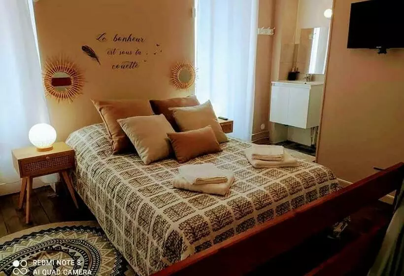 تختخواب و صبحانه Couette Et Tartine