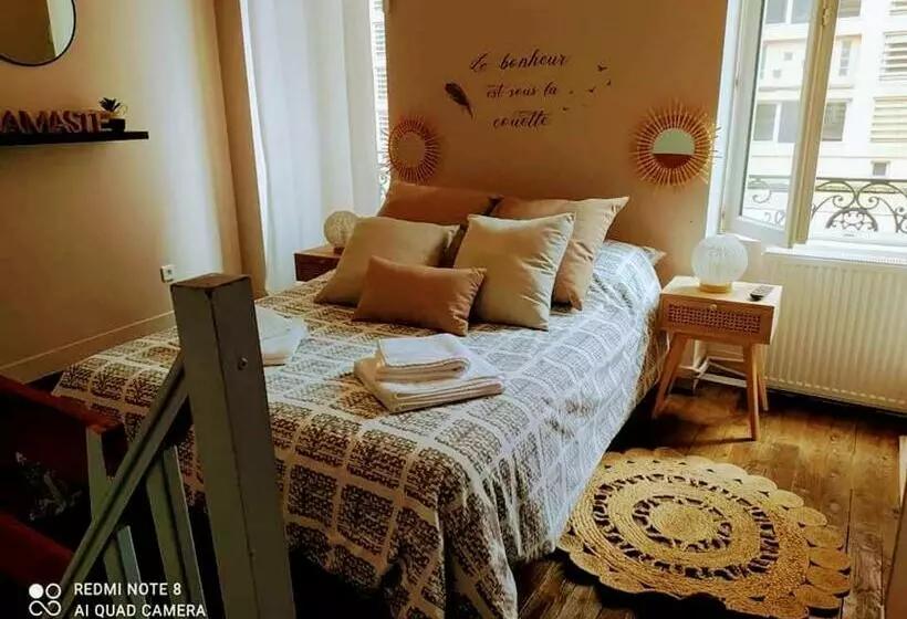 تختخواب و صبحانه Couette Et Tartine