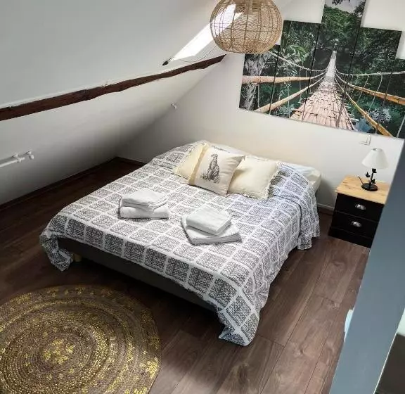 تختخواب و صبحانه Couette Et Tartine