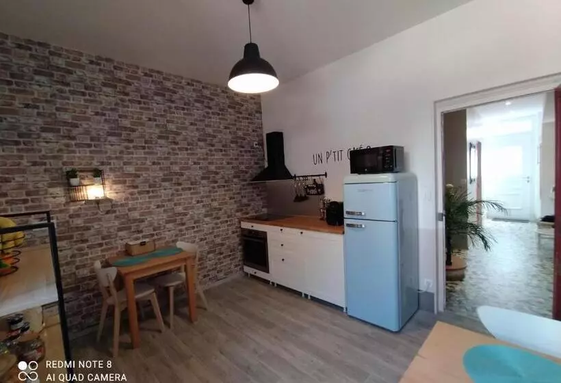 تختخواب و صبحانه Couette Et Tartine