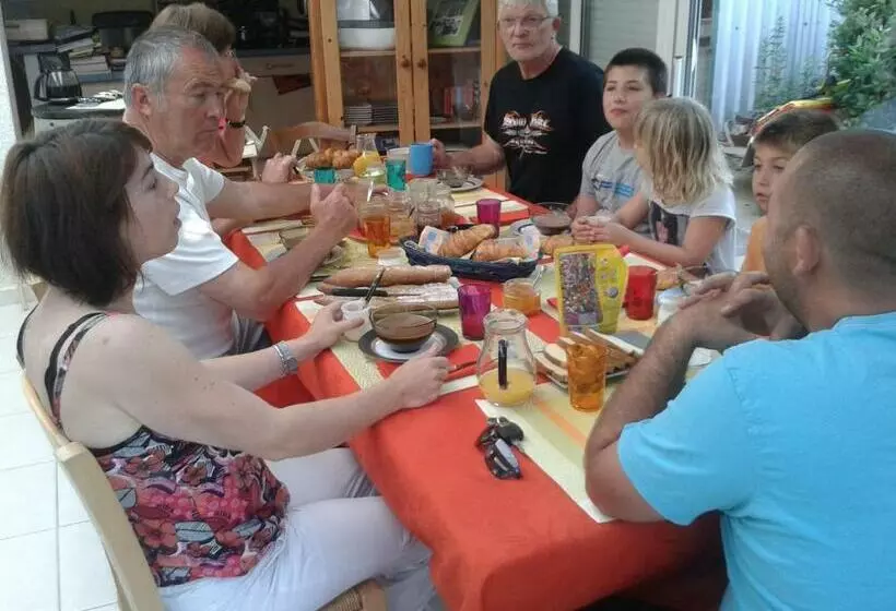 Aamiaismajoitus (B&B) Kerstunt Chambre D Hôtes Relais Motards