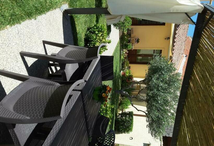 住宿加早餐  Mari E Luci