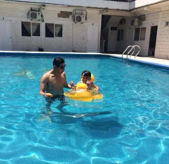 Hotelli Villas Yoleth