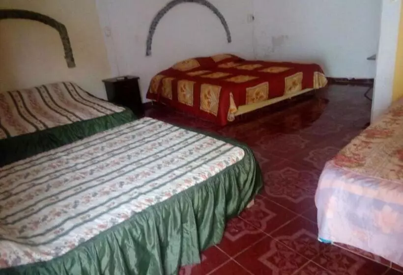 Hotelli Villas Yoleth