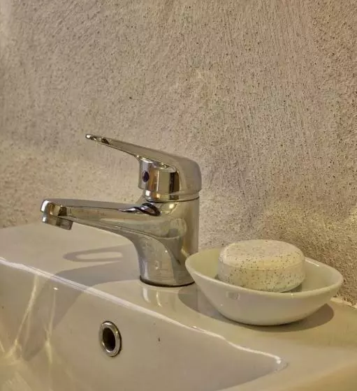 پانسیون Beguta Guest House