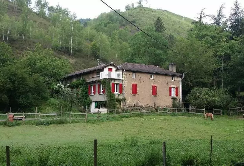 ペンション Les Cèdres Bleus De Joany