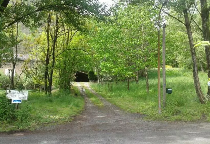 ペンション Les Cèdres Bleus De Joany