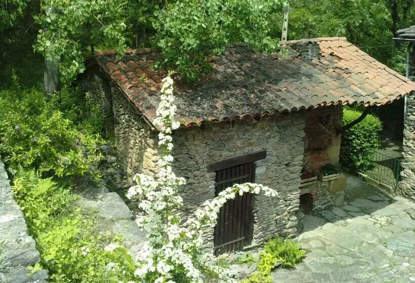 ペンション Les Cèdres Bleus De Joany