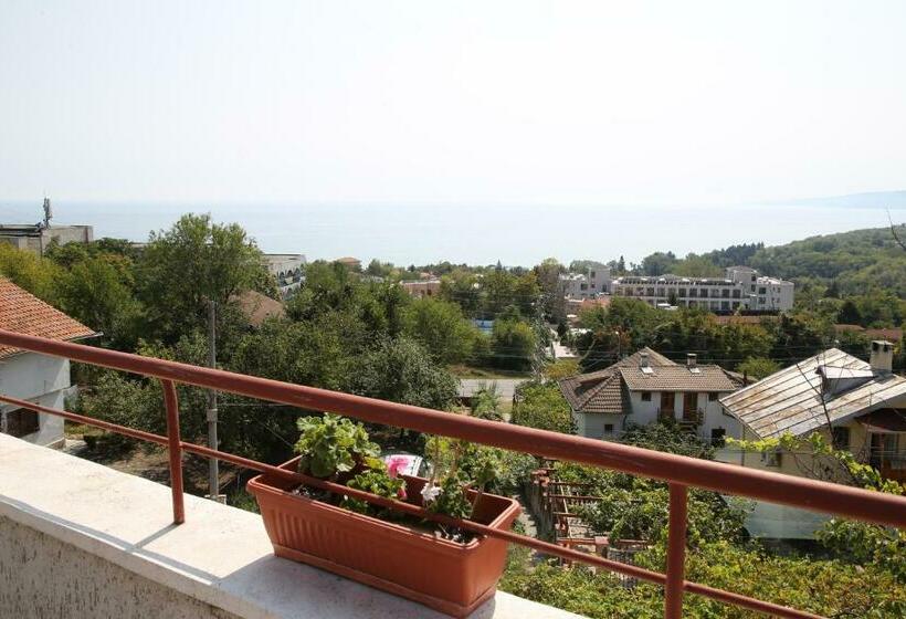 پانسیون Popov Guest House