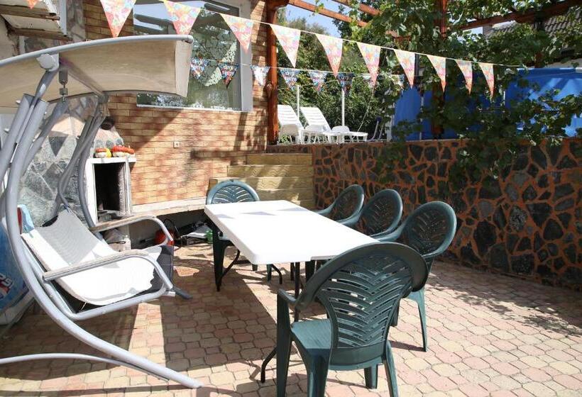 پانسیون Popov Guest House