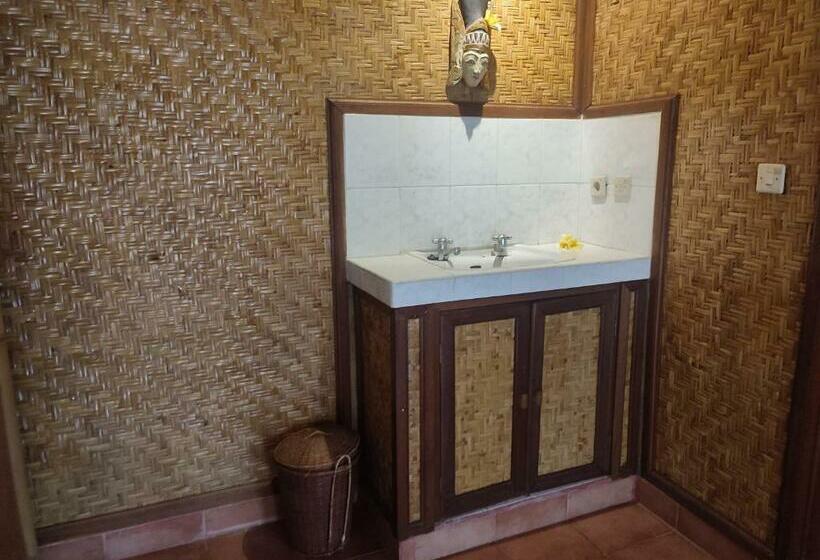 פנסיון Sari Wangi Cottage