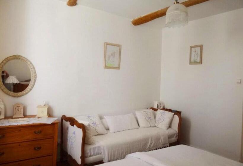 Bed and Breakfast Chez Providence Chambres Et Table D Hôtes