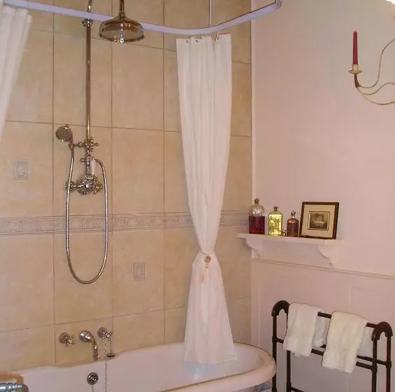 Aamiaismajoitus (B&B) Chez Providence Chambres Et Table D Hôtes