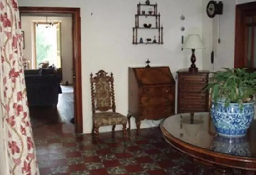 Aamiaismajoitus (B&B) Chez Providence Chambres Et Table D Hôtes