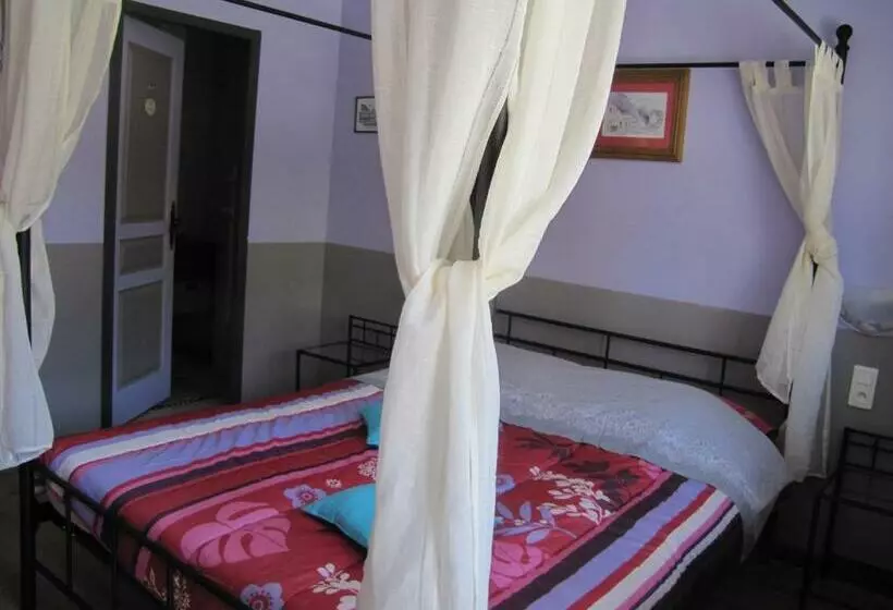 Aamiaismajoitus (B&B) Gîte Et Chambres D Hôtes, L Erable