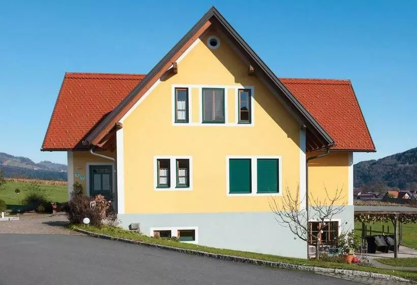 ホテル Weingut Winzerhof Gästezimmer Grebenz
