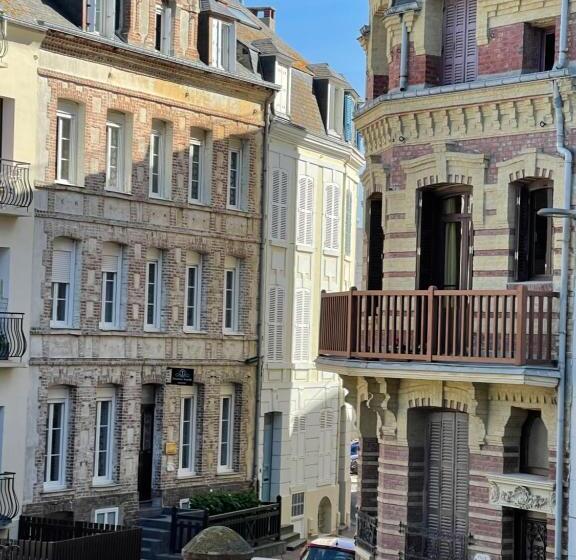 Townhouse Trouville   Appart Hotel & Studios
