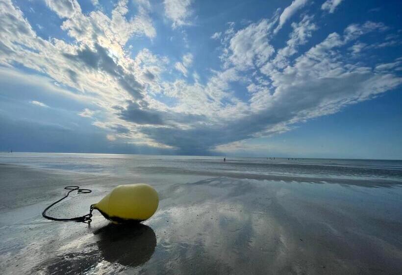 Townhouse Trouville   Appart Hotel & Studios