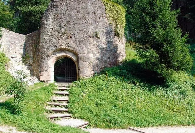 Aamiaismajoitus (B&B) Haus Schlosskeller