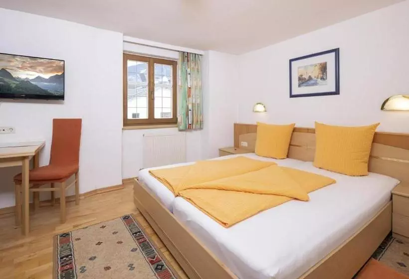 Aamiaismajoitus (B&B) Haus Schlosskeller