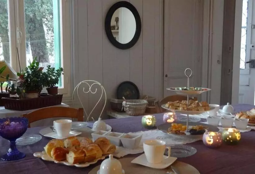 تختخواب و صبحانه Villa Frivole