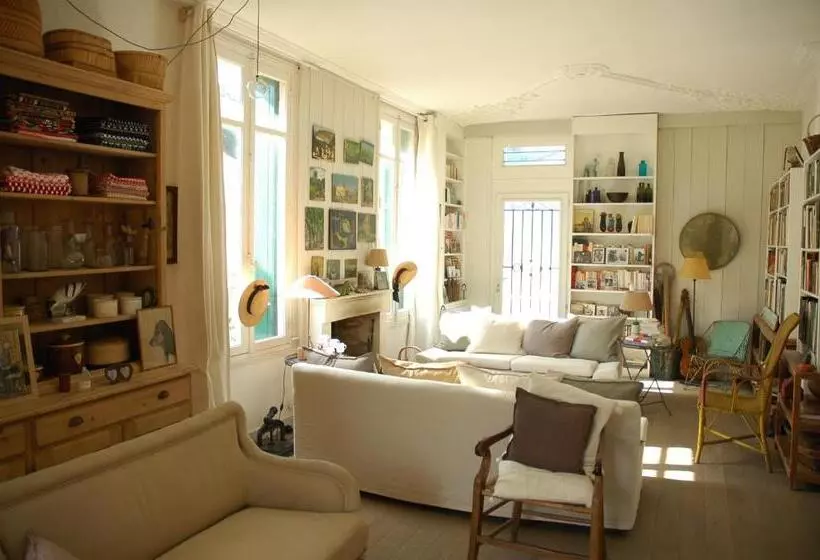 تختخواب و صبحانه Villa Frivole