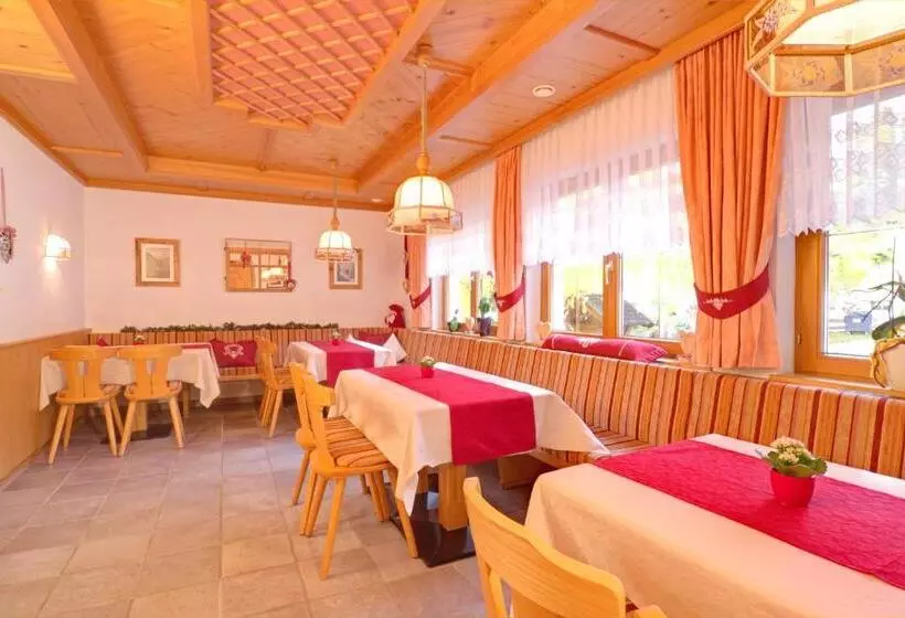 ホテル Ausserwieserhof