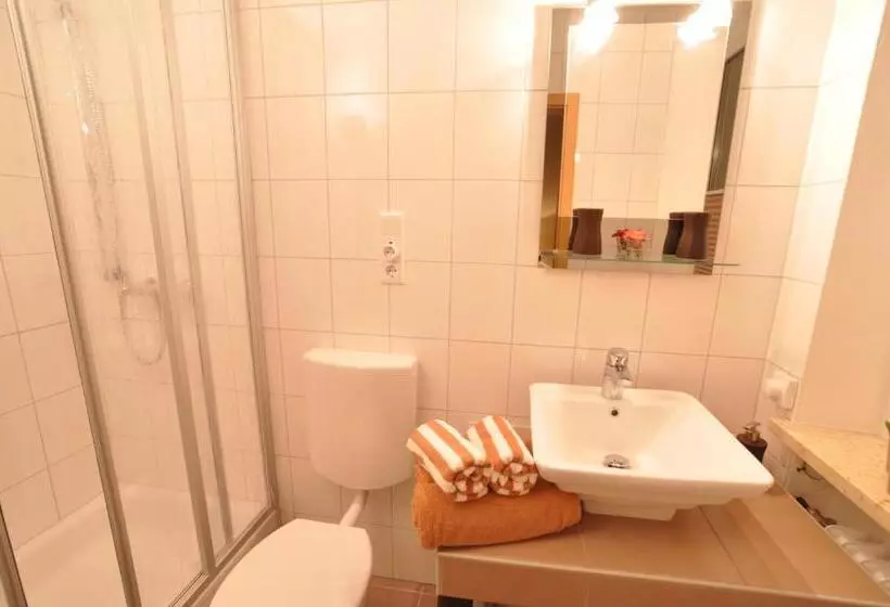 Buten Diek Hotel Restaurant Gmbh &
